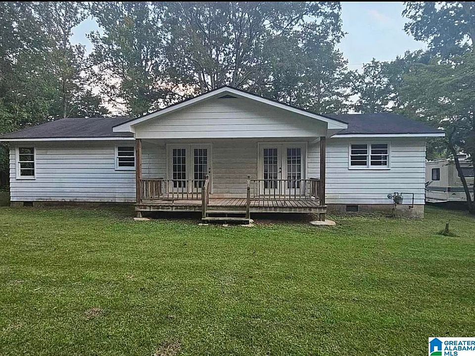 2nd image of 912 Mountain St NE