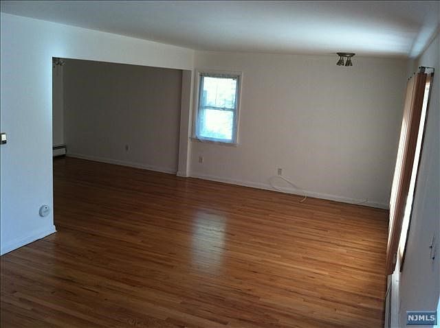 2nd image of 162 Magnolia Ave