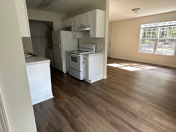5th image of 208 W 19th St