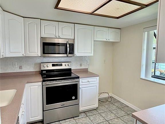 4th image of 7632 BAYHILL COURT