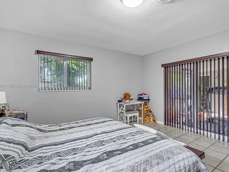 17930 NE 6th Ave — Photo 16