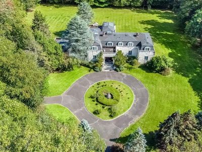 132 Chestnut Ridge Rd, Saddle River, NJ, 07458