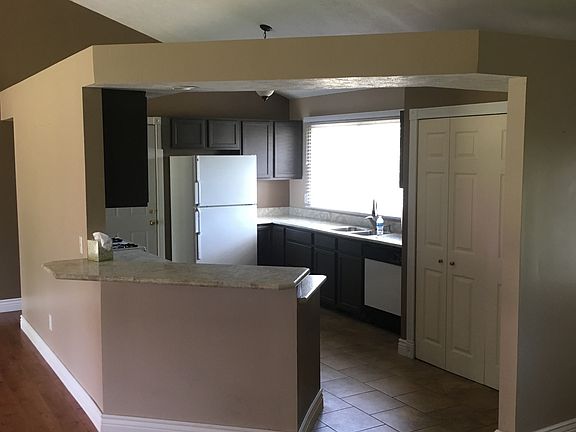 2nd image of 22831 Springwood Dr