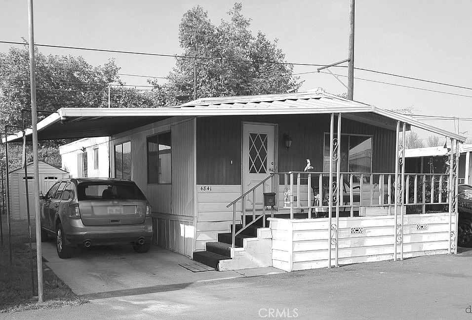 1st image of 4841 Holly Ave #114