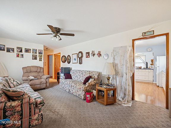 3rd image of 5201 Elaine Dr