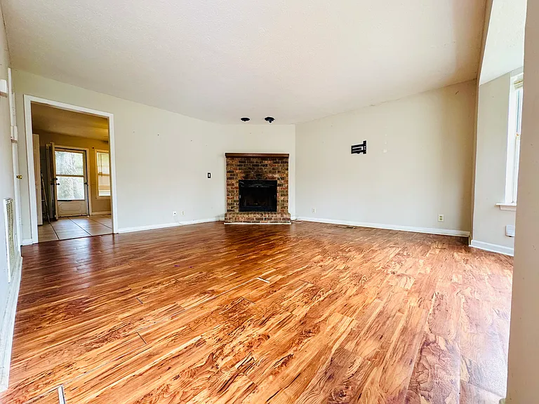 3228 Lakeford Dr — Photo 3