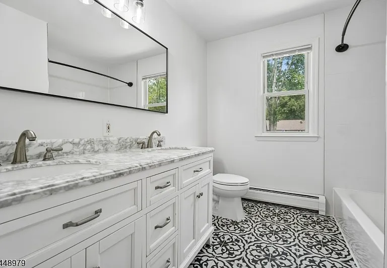 54 Canterbury Dr — Photo 22