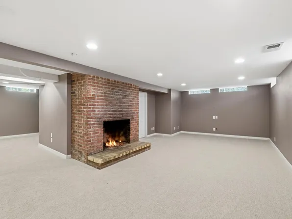 3131 Parkview Blvd, Robbinsdale, MN 55422