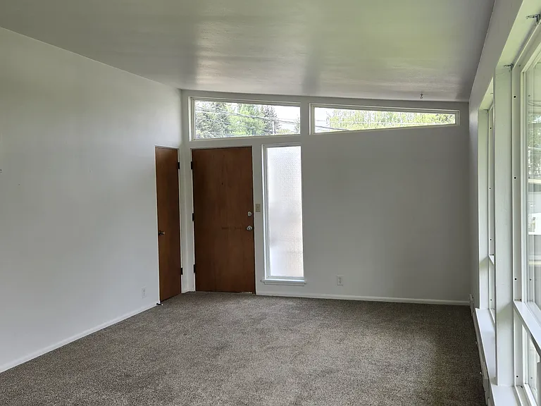 11324 25th Ave NE #A — Photo 3