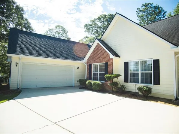 141 Williamsburg Way, Winder, GA 30680