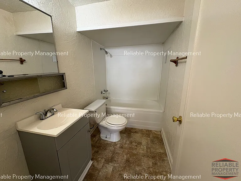 148 7th St #4 — Photo 5