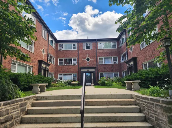 1318 Central St APT 1N, Evanston, IL 60201