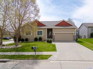 18701 Birchwood Ave, Omaha, NE 68135