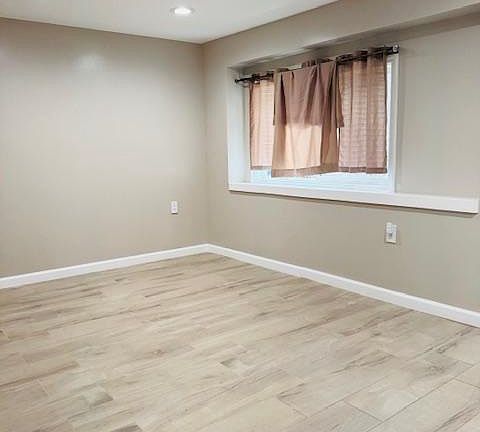 3rd image of 132 Norwood Ave