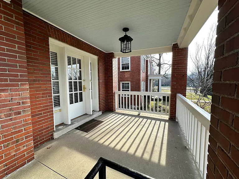 807 E High St #2 — Photo 4