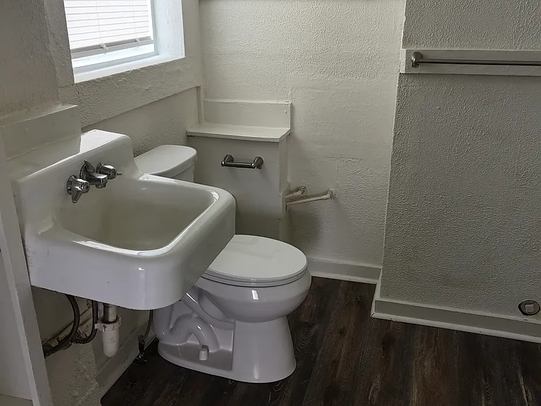 104 Otis St — Photo 9