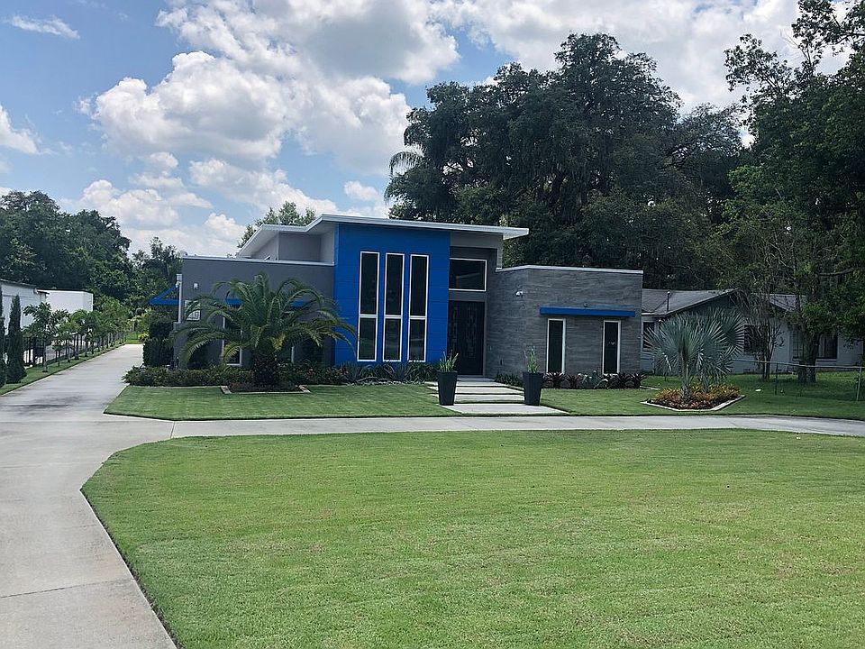 2nd image of 210 Sandspur Rd