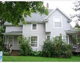 2nd image of 364 15th St SE