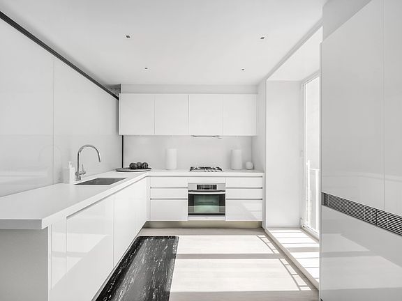 5th image of 61 Irving Pl APT 6A