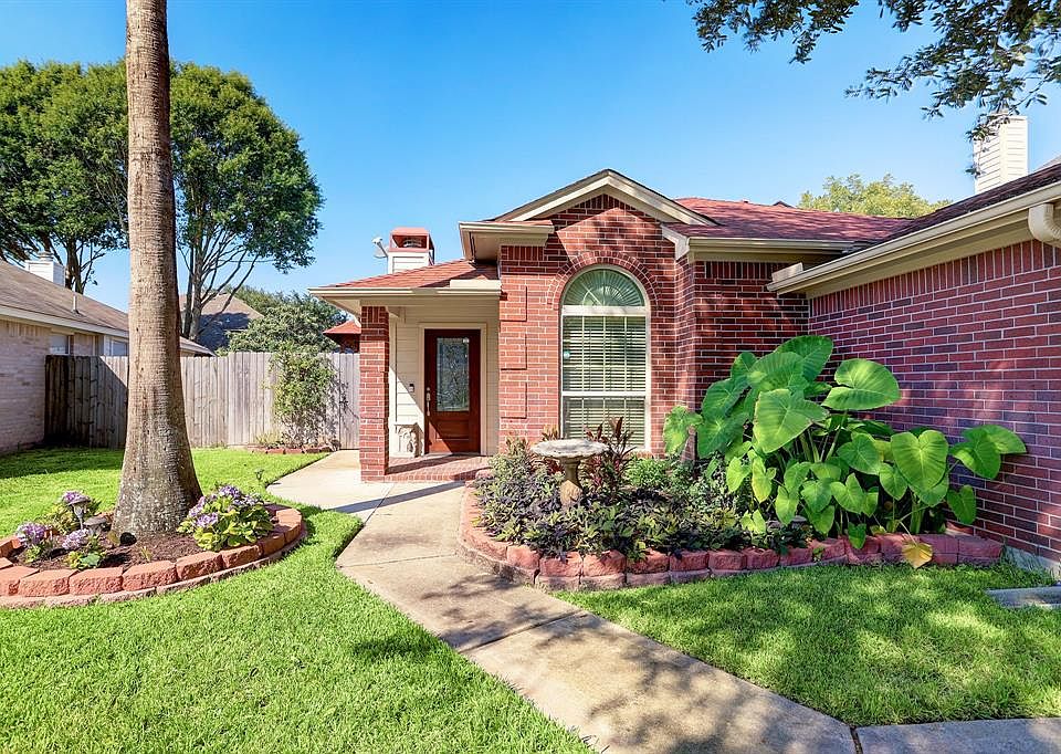 1st image of 10422 N Shadowdale Dr