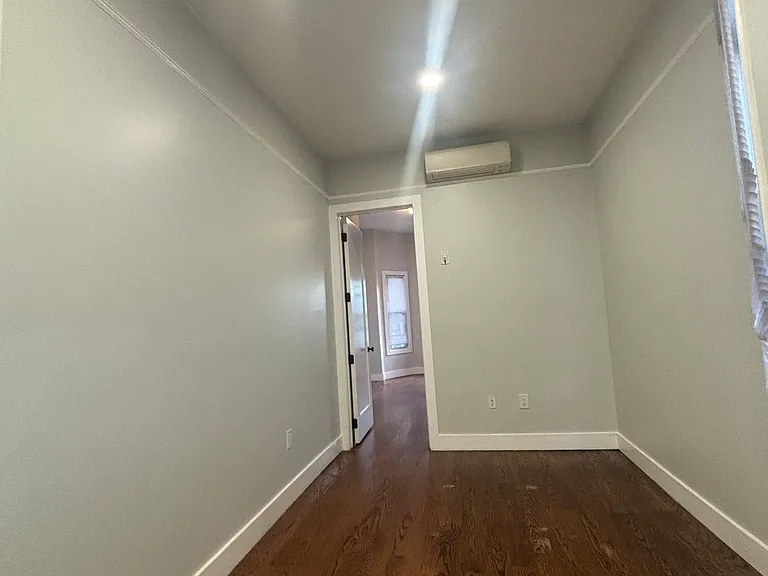 112 Duncan Ave #C — Photo 6
