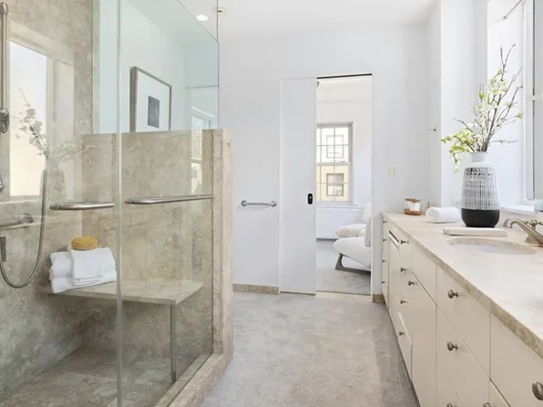 133 East 64th Street image 11 of 13