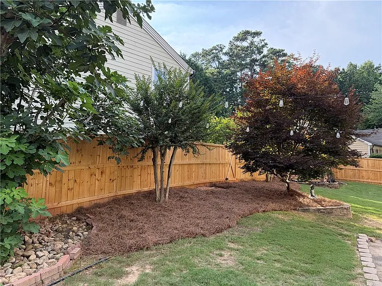 100 Taylors Spring Ct — Photo 21