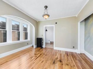 1329 W Addison St APT 3A, Chicago, IL 60613