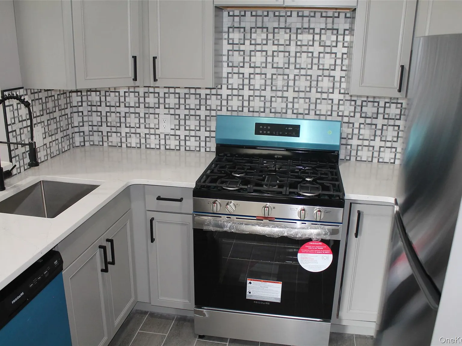 2 bed, 2.0 bath, 950 sqft, $2,575 — Photo 1