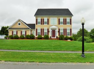 909 Queenscliff Ct, Purcellville, VA 20132
