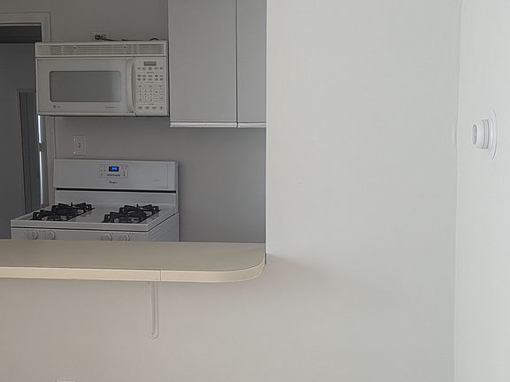 5th image of 624 E Eleven Mile Rd APT 6