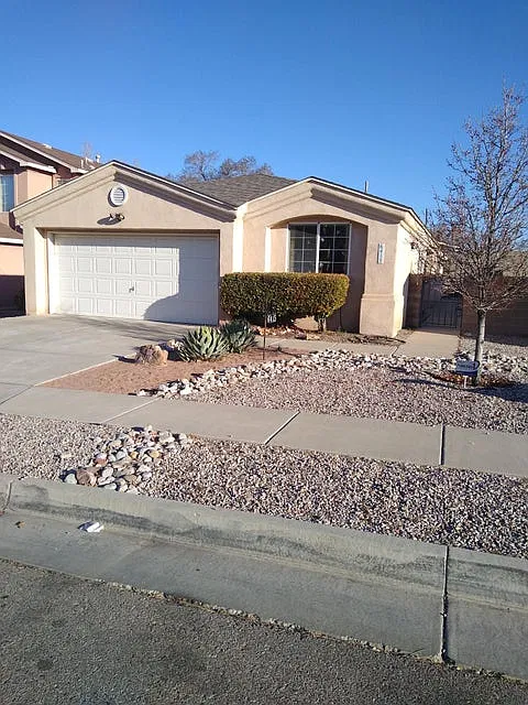 3 bed, 1699 sqft, $2,495 — Photo 2