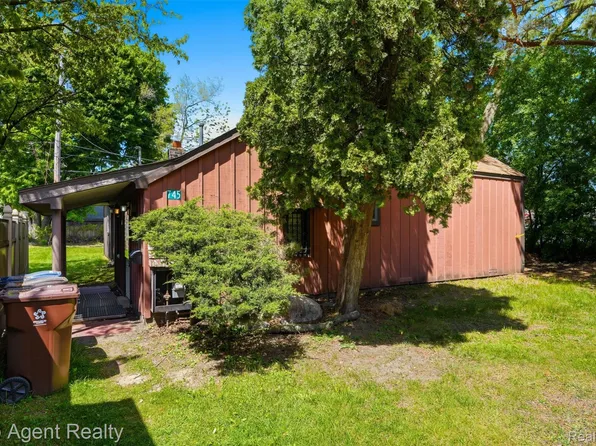 745 Karmada St, Plymouth, MI 48170