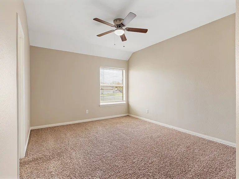 684 Hollow Cir — Photo 25