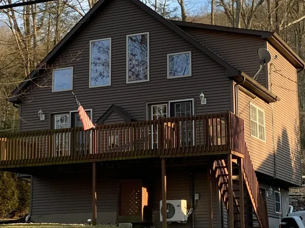 31 Edge Rock Dr, Drums, PA 18222