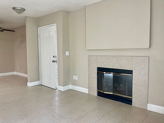 3rd image of 1000 Sibley St #27