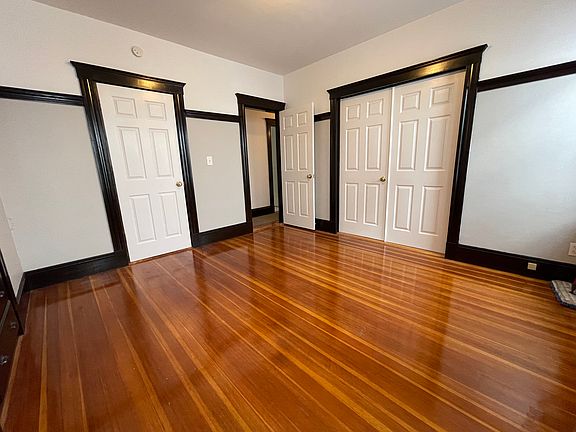 5th image of 849 E 3rd St #1A