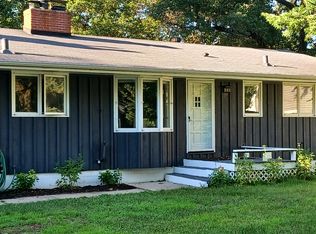 907 County Road B W, Roseville, MN 55113