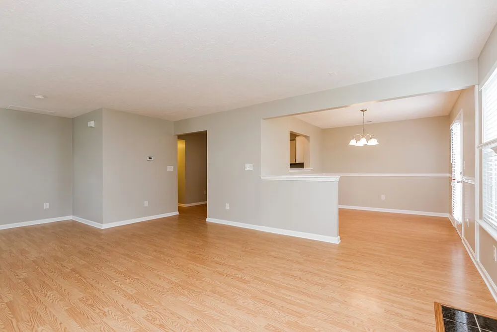 3 bed, 2.5 bath, 1776 sqft, $2,100 — Photo 2