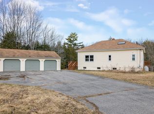 197 Lewiston Rd, Gray, ME 04039