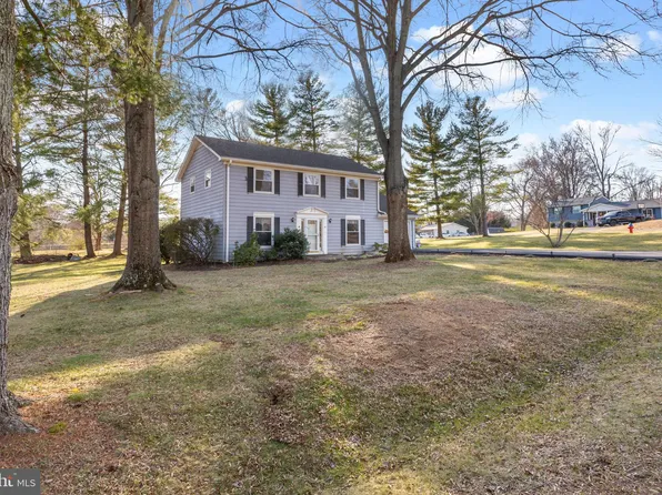 6495 Lancaster Dr, Warrenton, VA 20187