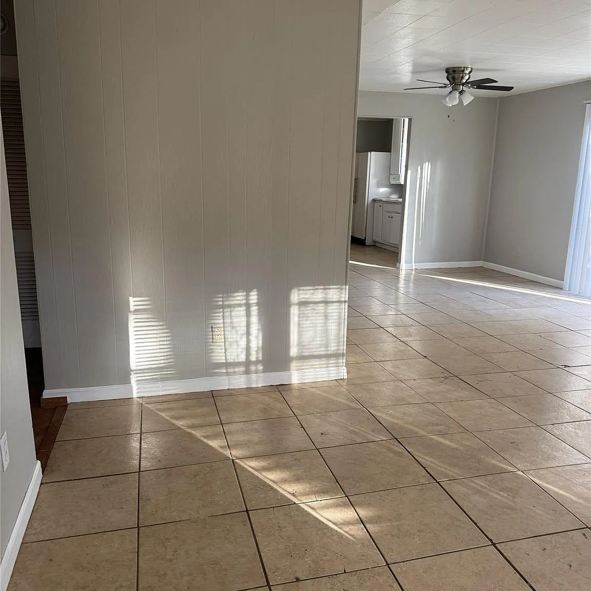 3 bed, 2.0 bath, 1216 sqft, $1,200 — Photo 4