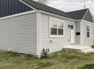 851 Kingsley Ave, Saint Joseph, MI 49085
