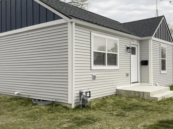 851 Kingsley Ave, Saint Joseph, MI 49085