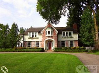 860 Arlington Rd, Birmingham, MI 48009