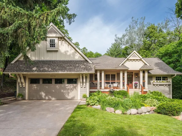 3470 Hamilton Ave, Deephaven, MN 55391