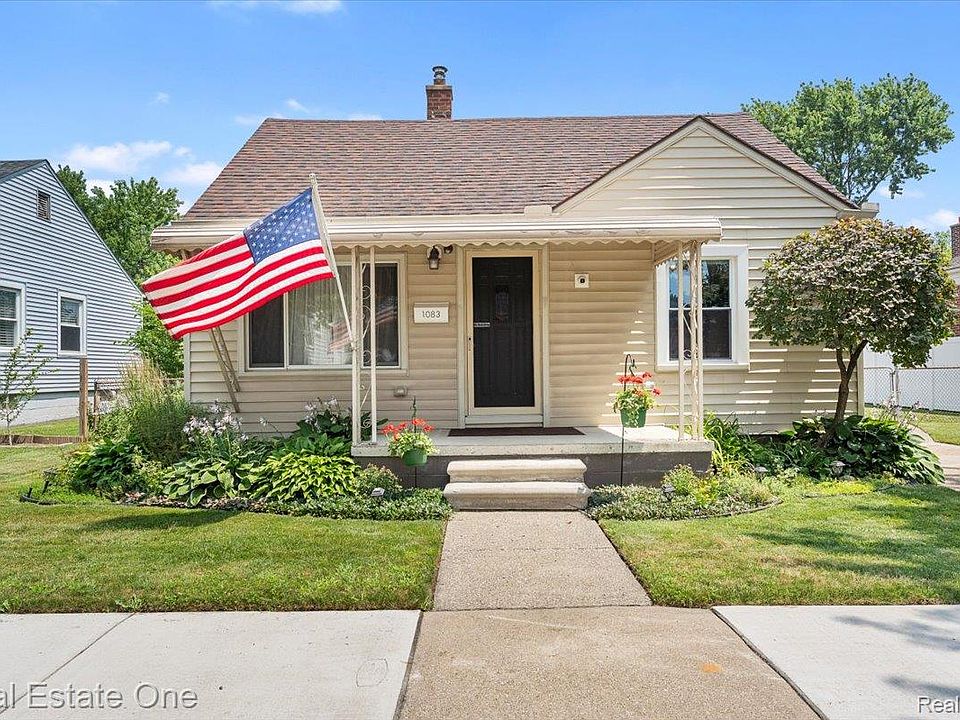 1st image of 1083 7th St
