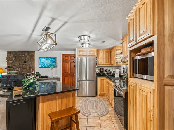 8107 Spruce Dr, Rogers, AR 72756