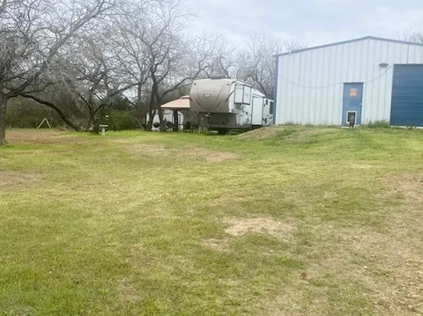 2408 Bozoki Rd, Cleburne, TX 76031