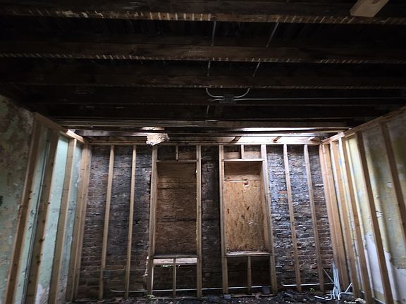5th image of 10706 S Langley Ave